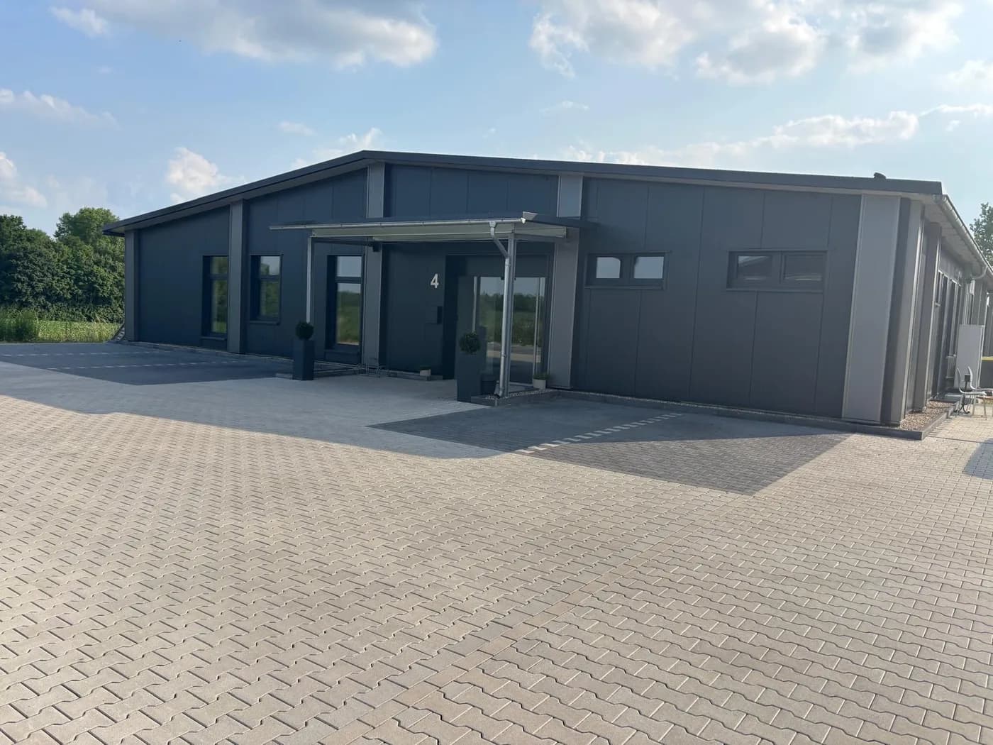 Außenansicht des Trainings- und Therapiezentrums in Südkirchen